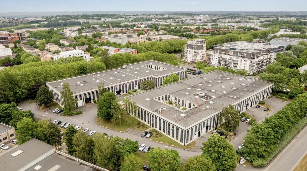 Local d’activités dans Lognes à louer - Photo de l’immeuble – Image 1 sur 5