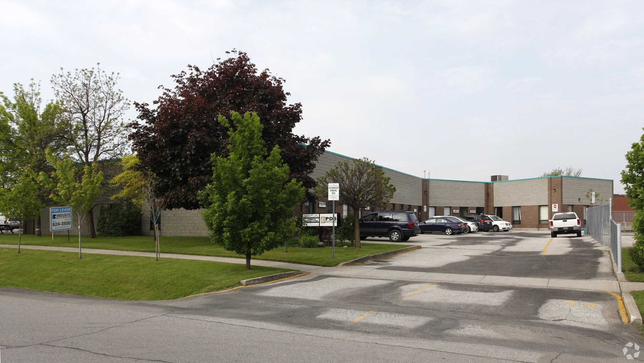 24 Brydon Dr, Toronto, ON à louer Photo principale– Image 1 sur 3