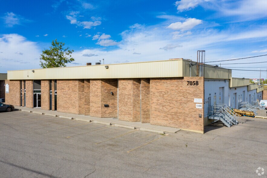 7058 Farrell Rd SE, Calgary, AB à louer - Photo de l’immeuble – Image 2 sur 10
