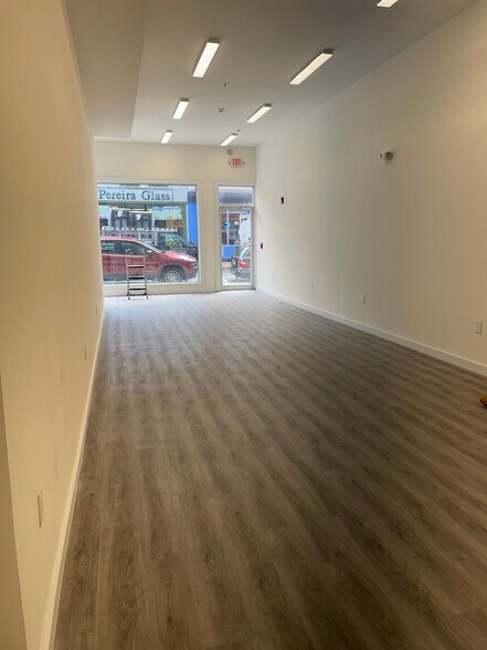 2103 Bergenline Ave, Union City, NJ à louer - Photo intérieure – Image 2 sur 6