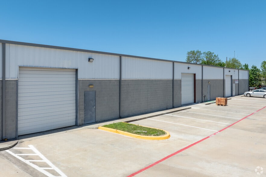 12302 FM 529, Houston, TX à vendre - Photo de l’immeuble – Image 2 sur 15
