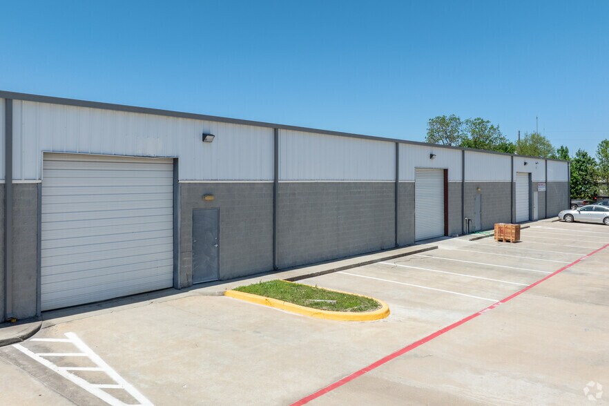 12302 FM 529, Houston, TX à vendre - Photo de l’immeuble – Image 3 sur 15