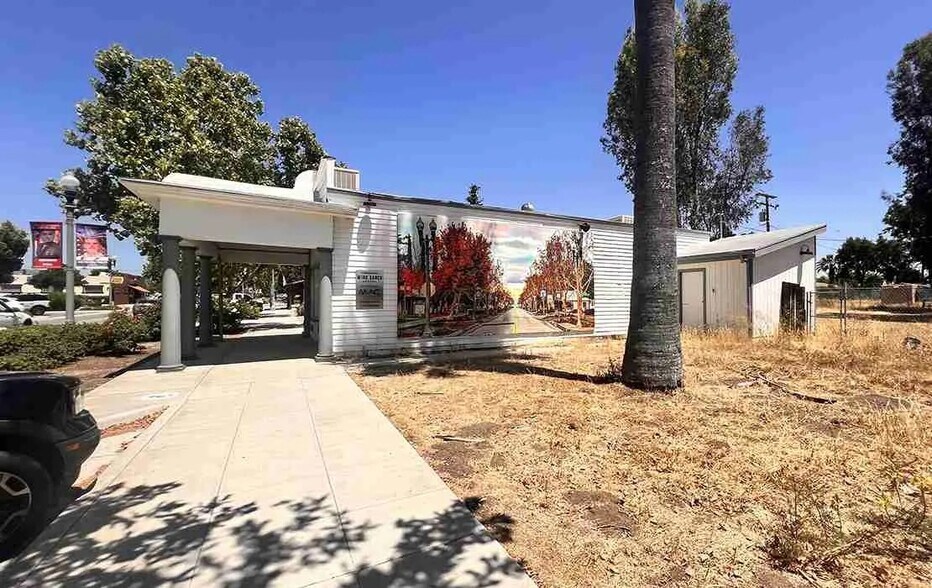 24770 Washington Ave, Murrieta, CA à vendre - Photo de l’immeuble – Image 3 sur 7