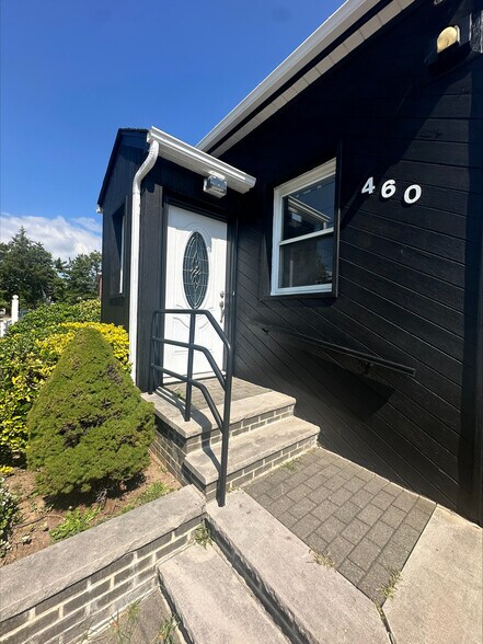 460 Atlantic Ave, East Rockaway, NY à louer - Photo de l’immeuble – Image 2 sur 7