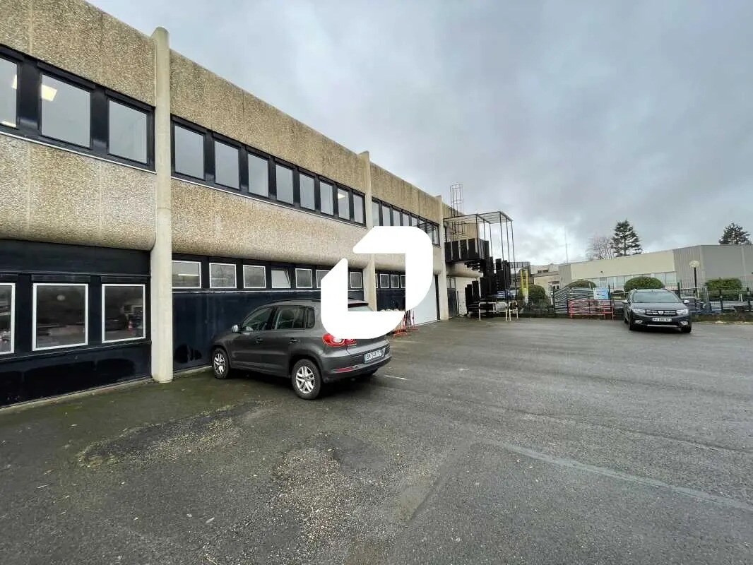 Bureau dans Villebon-sur-Yvette à louer Photo de l’immeuble– Image 1 sur 8