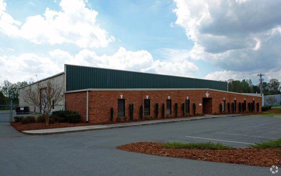 2775 Hope Church Rd, Winston-Salem, NC à vendre - Photo principale – Image 1 sur 5