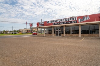 701 E Rio Grande St, Victoria, TX à louer Photo de l’immeuble– Image 2 sur 14
