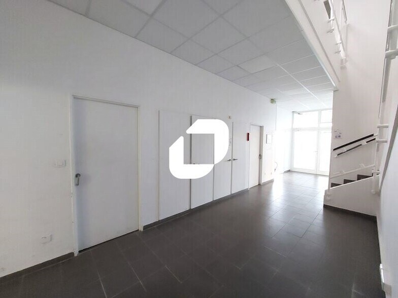43 Avenue Des 3 Peuples, Montigny-le-Bretonneux à louer - Photo intérieure – Image 3 sur 20