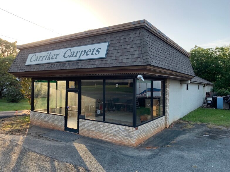 8611 Fairview Rd, Charlotte, NC à louer - Photo principale – Image 1 sur 5