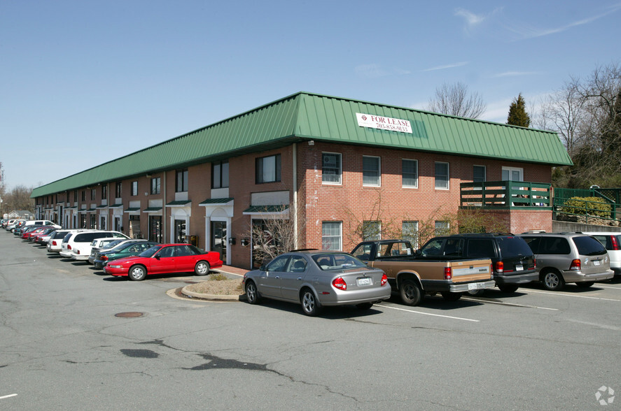48-64 Sycolin Rd SE, Leesburg, VA à louer - Photo de l’immeuble – Image 2 sur 3