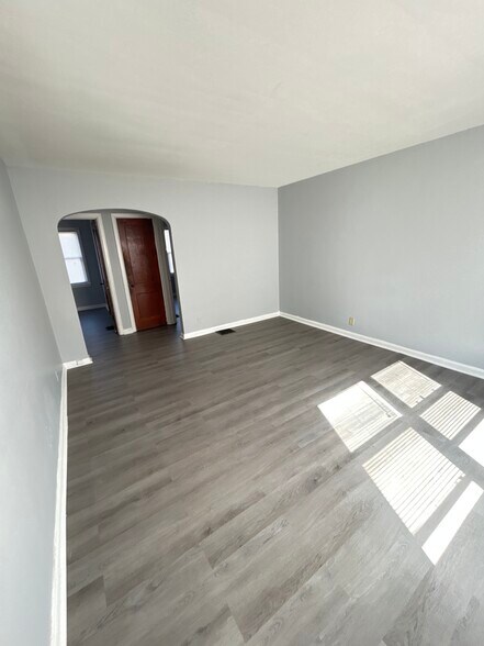 333 E Bruce Ave, Dayton, OH à vendre - Photo de l’immeuble – Image 2 sur 14