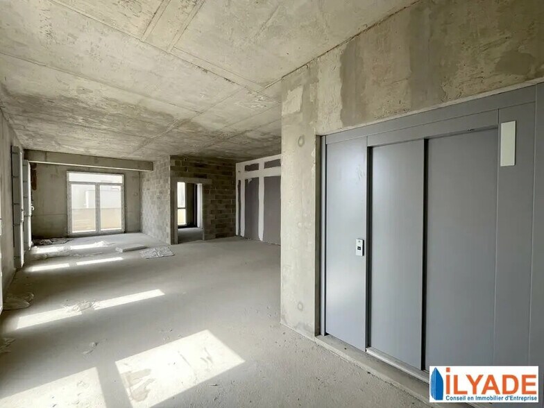 Local commercial dans Manosque à vendre - Photo de l’immeuble – Image 2 sur 5
