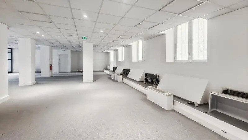 Bureau dans Paris à louer - Photo de l’immeuble – Image 2 sur 9