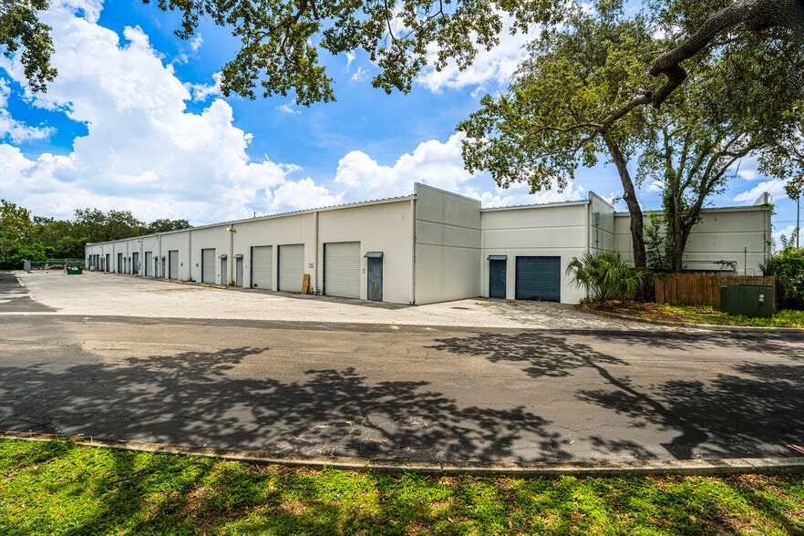 4612 N 56th St, Tampa, FL à louer - Photo de l’immeuble – Image 2 sur 34