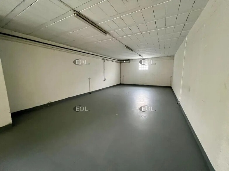 Local d’activités dans Saint-Witz à louer - Photo de l’immeuble – Image 3 sur 6