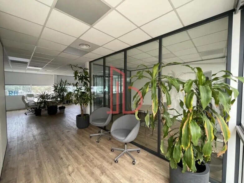 Bureau dans Bordeaux à vendre - Photo de l’immeuble – Image 3 sur 4