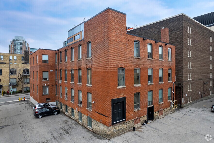 102 Atlantic Ave, Toronto, ON à louer - Photo de l’immeuble – Image 2 sur 14