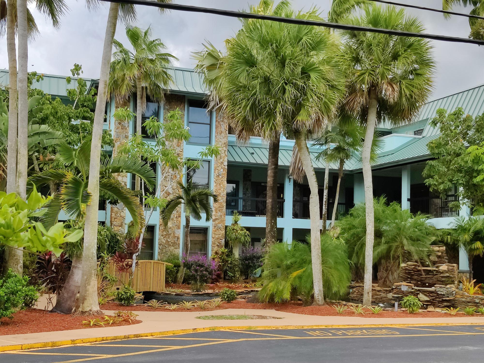 10400 Griffin Rd, Fort Lauderdale, FL à louer Photo principale– Image 1 sur 9