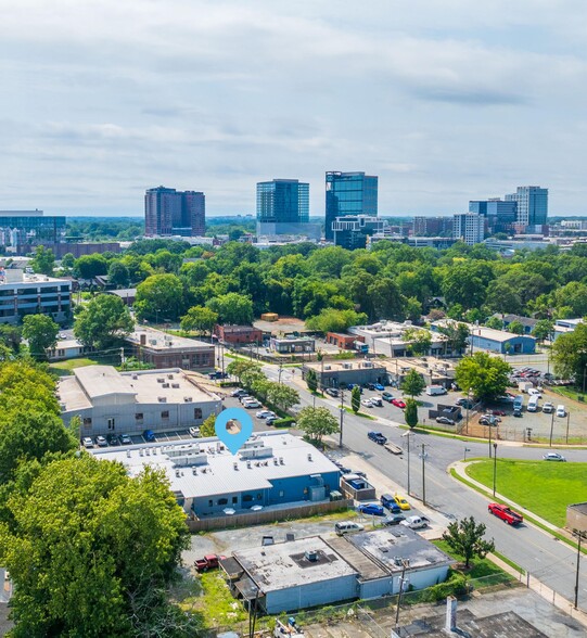 500 W Summit Ave, Charlotte, NC à louer - Photo de l’immeuble – Image 3 sur 10