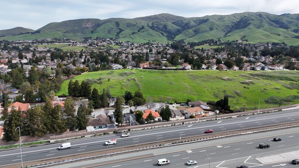 501 Crystalline Dr, Fremont, CA à vendre - Vidéo sur l’annonce professionnelle – Image 2 sur 4