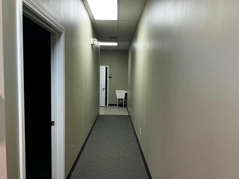 5200 N Illinois St, Fairview Heights, IL à louer - Photo intérieure – Image 3 sur 10