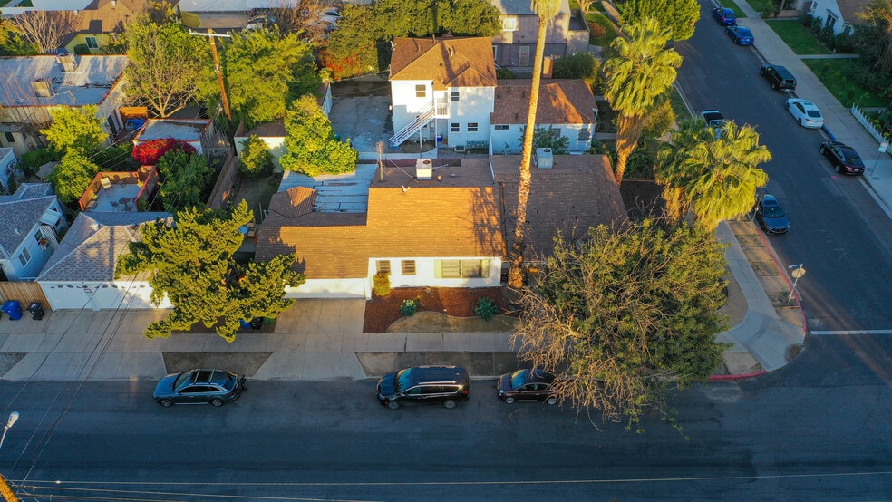 5444 Camellia Ave, North Hollywood, CA à vendre - Photo de l’immeuble – Image 3 sur 13