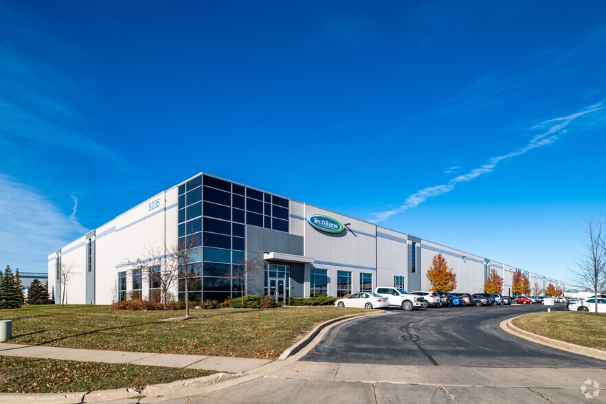 5235-5325 International Dr, Cudahy, WI à louer - Photo principale – Image 1 sur 6