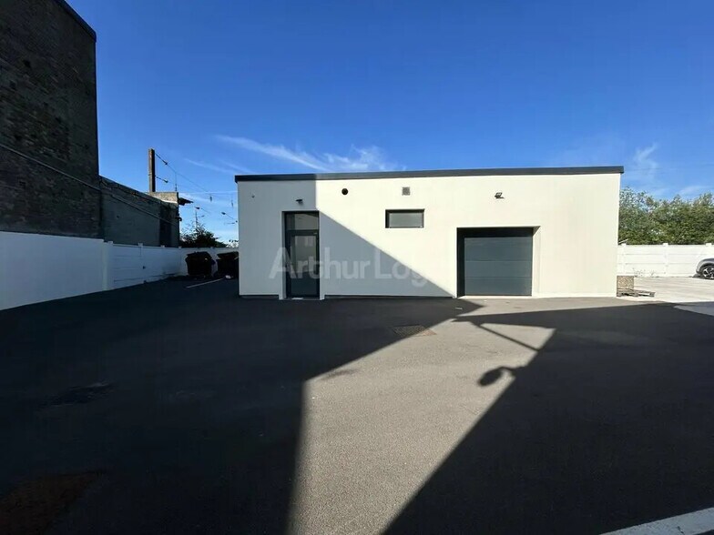 Local d’activités dans Longeville-lès-Metz à louer - Photo de l’immeuble – Image 3 sur 12