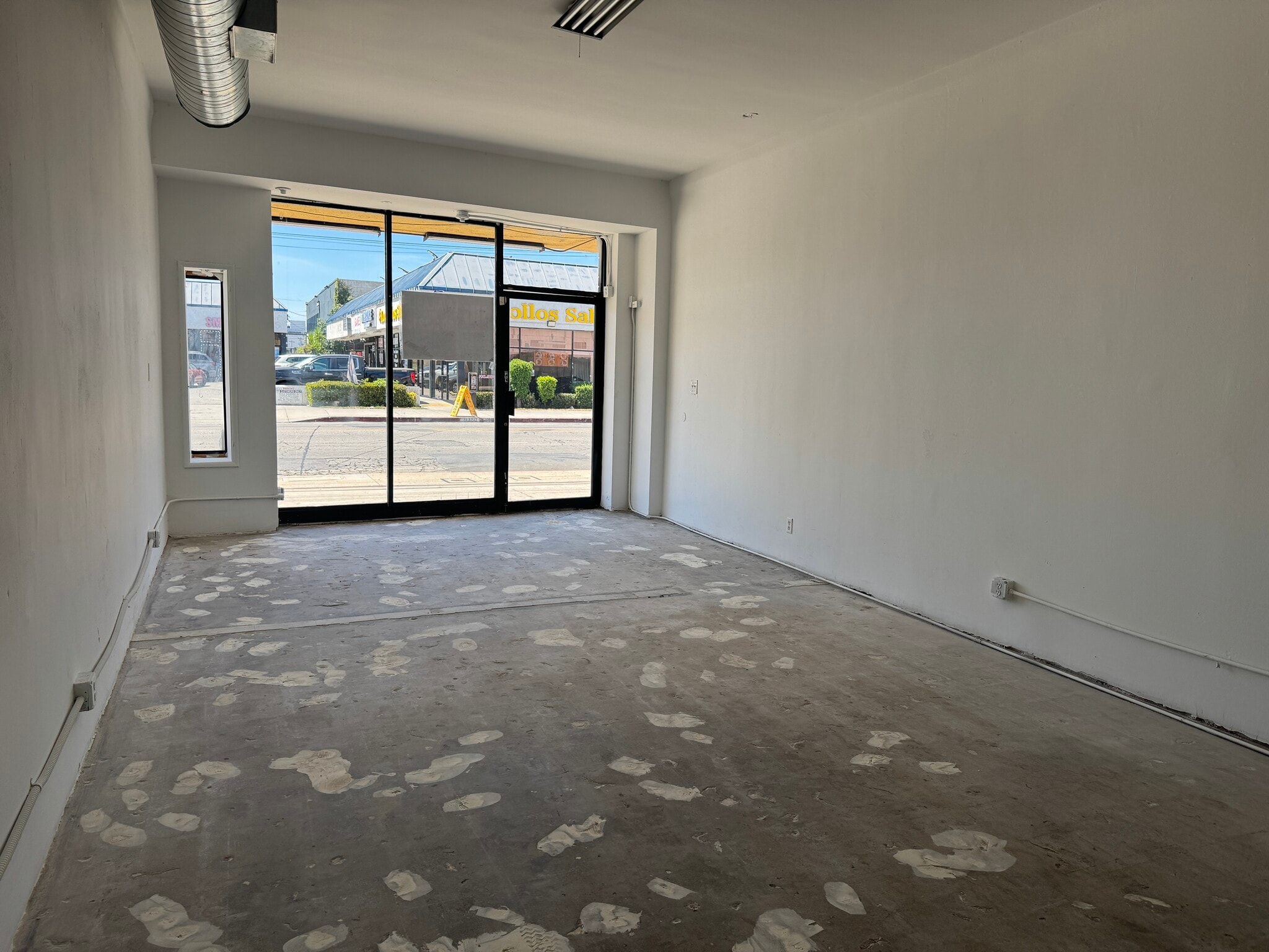 14525-14529 Vanowen St, Van Nuys, CA à louer Photo de l’immeuble– Image 1 sur 3