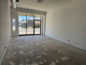14525-14529 Vanowen St, Van Nuys, CA à louer Photo de l’immeuble– Image 1 sur 3