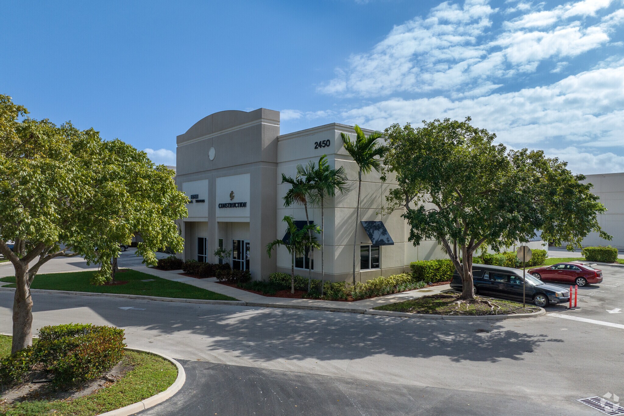 2450 W Sample Rd, Pompano Beach, FL à louer Photo principale– Image 1 sur 9