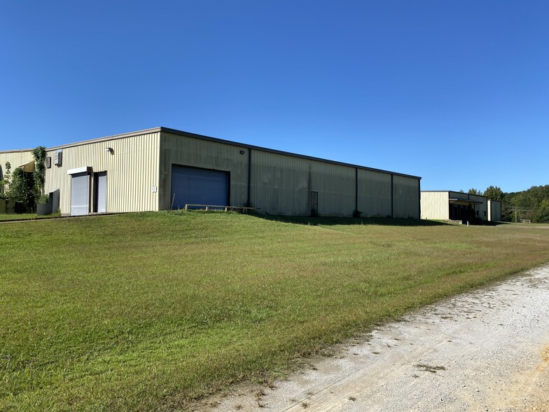 200 E Parker Dr, Booneville, MS à louer - Photo principale – Image 1 sur 15