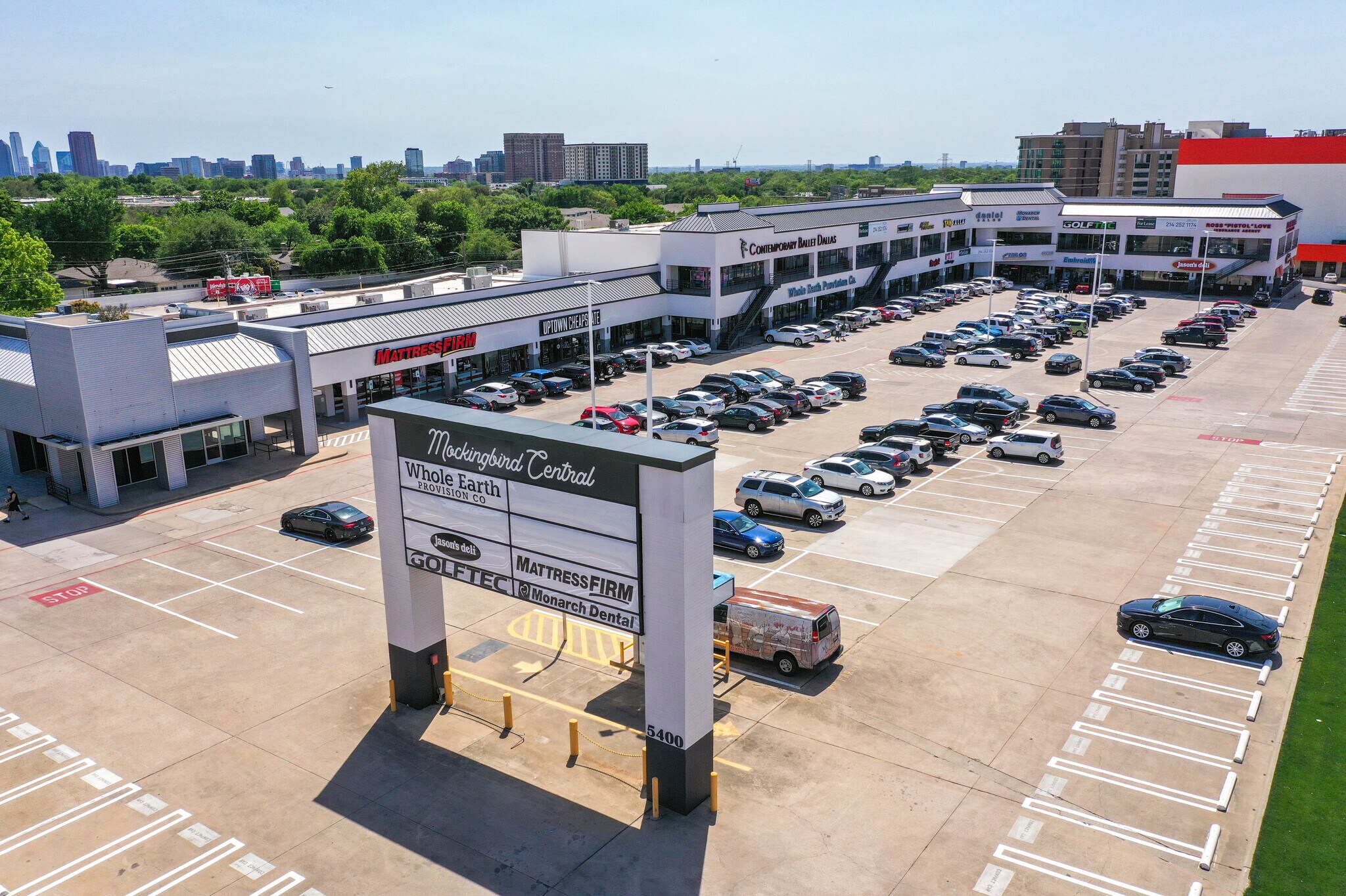 5400 E Mockingbird Ln, Dallas, TX à louer Photo principale– Image 1 sur 10