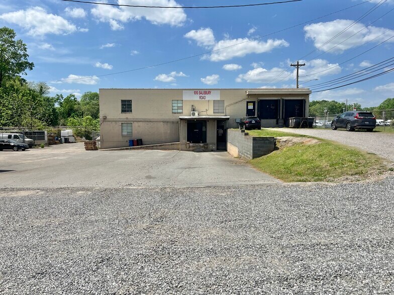 1010 Salisbury Rd, Statesville, NC à vendre - Photo de l’immeuble – Image 2 sur 11
