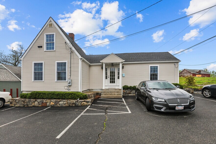 208 Taunton Ave, Seekonk, MA à vendre - Photo de l’immeuble – Image 1 sur 23