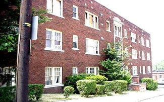 Plus de détails pour 1832 Willowhurst Rd, Cleveland, OH - Logement à vendre