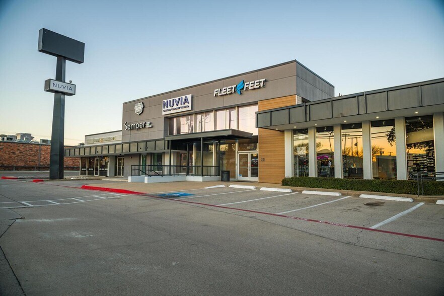 11811 Preston Rd, Dallas, TX à louer - Photo principale – Image 1 sur 2