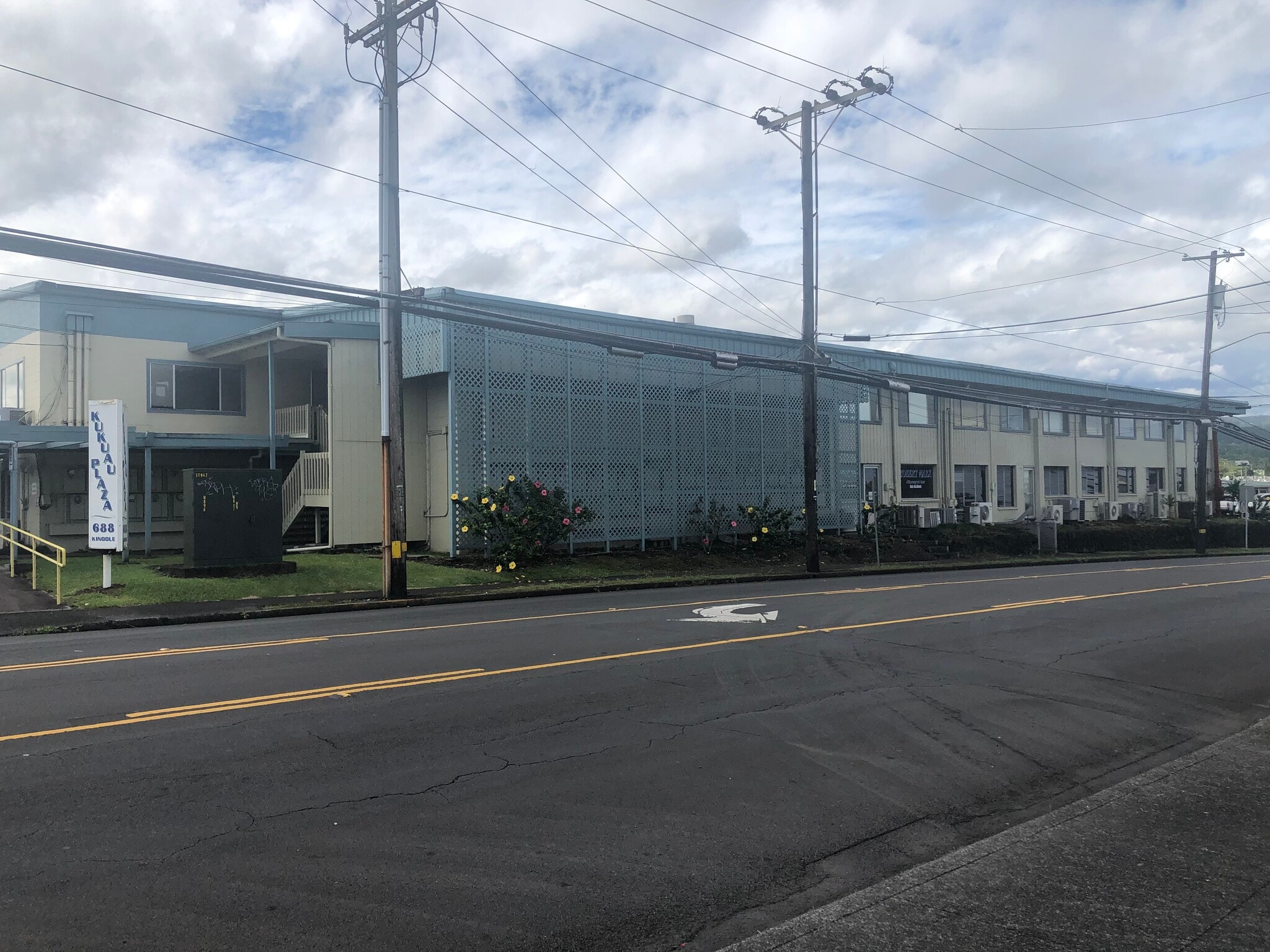 688 Kinoole St, Hilo, HI à louer Photo intérieure– Image 1 sur 8