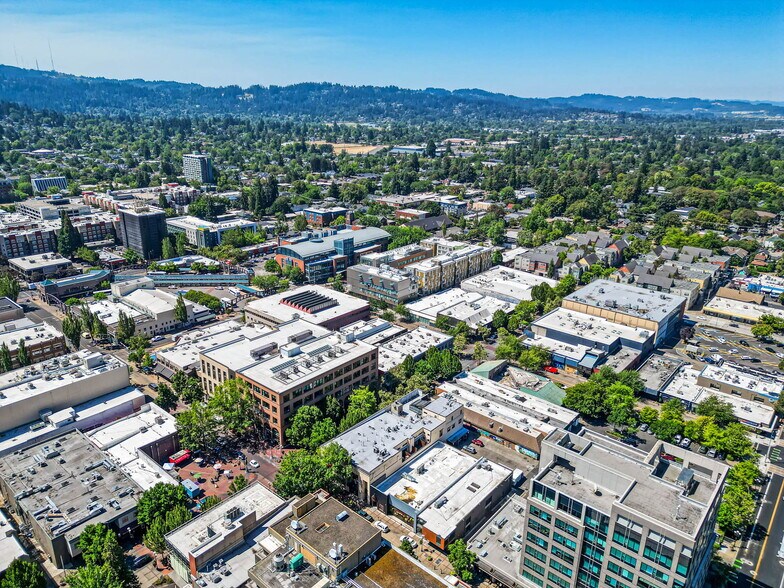 45 W Broadway, Eugene, OR à vendre - Aérien – Image 2 sur 36