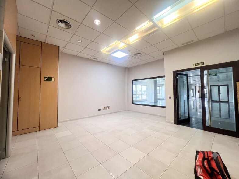 Bureau dans Las Palmas de Gran Canaria, Las Palmas à vendre - Photo intérieure – Image 2 sur 15