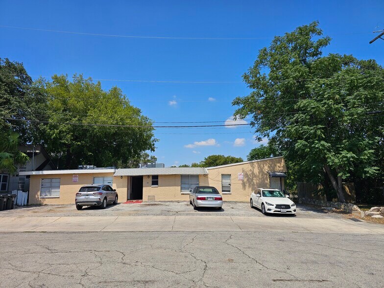 153 E Baylor, San Antonio, TX à vendre - Photo de l’immeuble – Image 2 sur 12