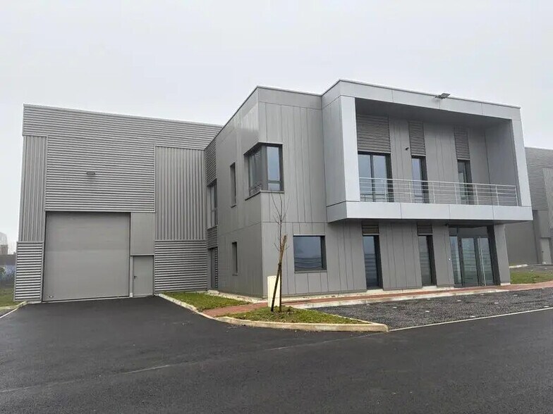 Local d’activités dans Courtry à louer - Photo de l’immeuble – Image 3 sur 12