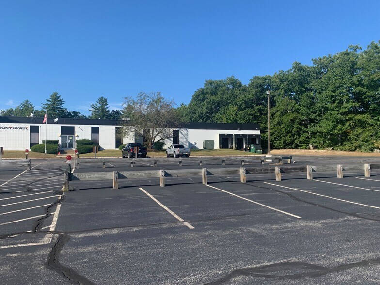 32 Industrial Dr, Exeter, NH à louer - Photo de l’immeuble – Image 3 sur 3