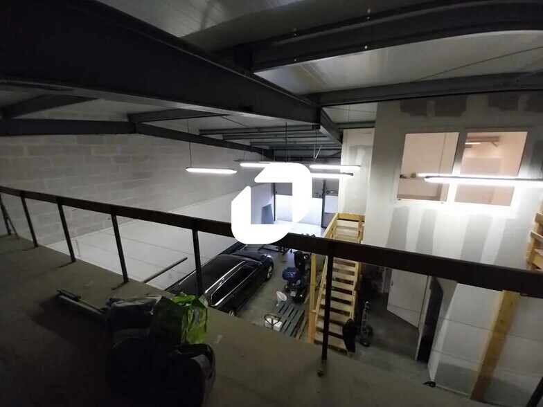 Local d’activités dans Le Haillan à louer - Photo de l’immeuble – Image 3 sur 12