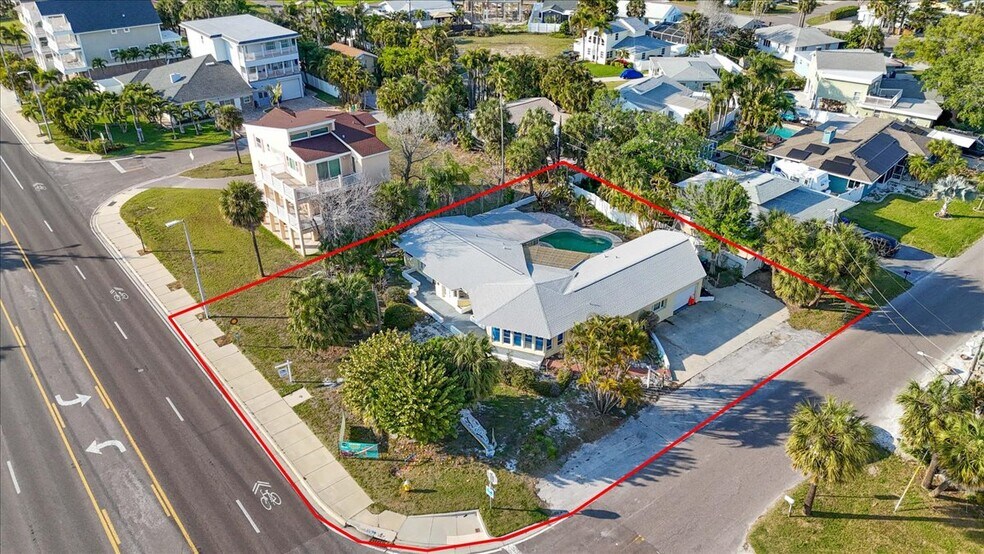 16007 Gulf Blvd, Redington Beach, FL à vendre - Photo de l’immeuble – Image 2 sur 6
