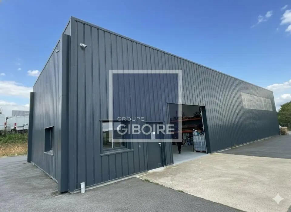 Industriel/Logistique dans Crevin à vendre Photo de l’immeuble– Image 1 sur 8