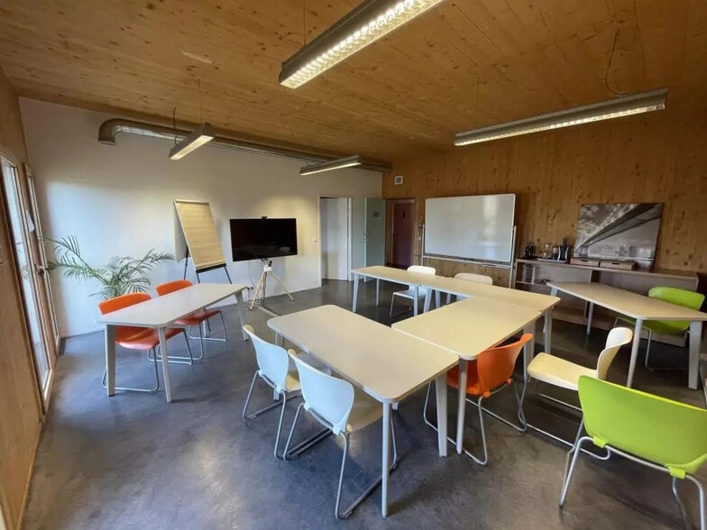 Bureau dans Martillac à vendre - Photo de l’immeuble – Image 3 sur 9