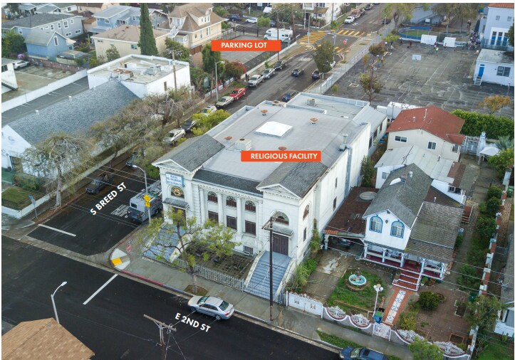 213 S Breed St, Los Angeles, CA à vendre Photo de l’immeuble– Image 1 sur 5