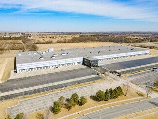 Plus de détails pour 200 Interstate Blvd, Edgerton, WI - Bureau, Industriel/Logistique à louer