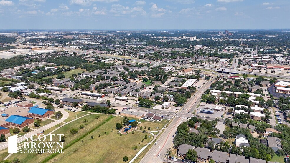 638 Londonderry Ln, Denton, TX à vendre - Photo de l’immeuble – Image 3 sur 18